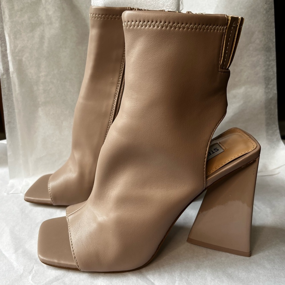 Steve Madden Transfer Block Heel Square Toe Booties Shoes - Picture 7 of 16